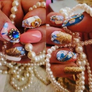 Luxurious press-on Nails
